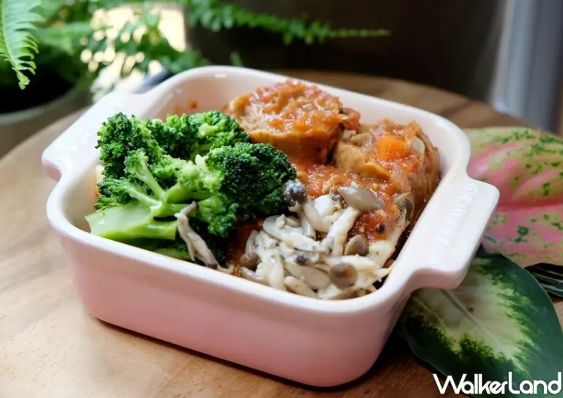 星巴克生吐司、芝麻抹茶那堤、燕麥奶/ WalkerLand窩客島整理提供 未經許可不可轉載