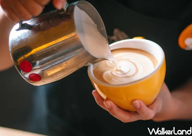 cama café 「OATLY燕麥拿鐵、崙背小農重乳拿鐵」/ WalkerLand窩客島整理提供 未經許可不可轉載