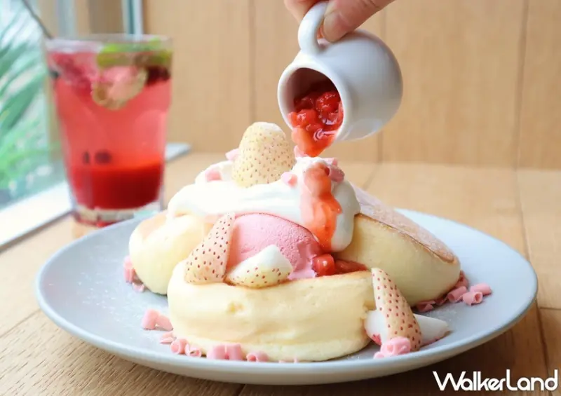 FLIPPER’S奇蹟的舒芙蕾鬆餅 雪兔白草莓 / WalkerLand窩客島提供 未經許可，不得轉載