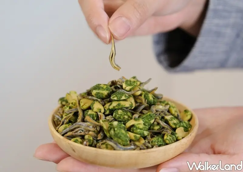 香菜小魚乾花生超涮嘴！魚乾的魚乾「香菜花生小魚乾」限量開賣，愚人節限定就怕你不敢挑戰。