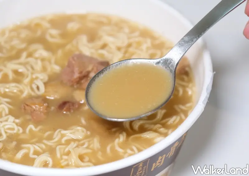 全家泡麵「黃亞細肉骨茶麵」 / WalkerLand窩客島整理提供 未經許可不可轉載