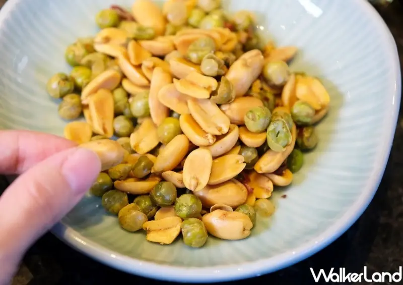 海底撈「椒麻青豆花生、麻辣魚皮」 / WalkerLand窩客島整理提供 未經許可不可轉載