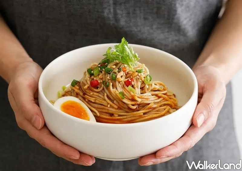 老媽家(老媽拌麵) 「干貝花雕雞拉麵」/ WalkerLand窩客島整理提供 未經許可不可轉載