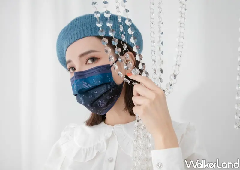 Grace Gift「美少女戰士漸層星空」 Crystal成人醫用口罩MD雙鋼印 / WalkerLand窩客島整理提供 未經許可不可轉載