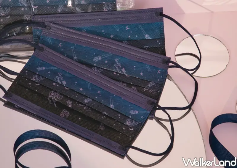 Grace Gift「美少女戰士漸層星空」 Crystal成人醫用口罩MD雙鋼印 / WalkerLand窩客島整理提供 未經許可不可轉載