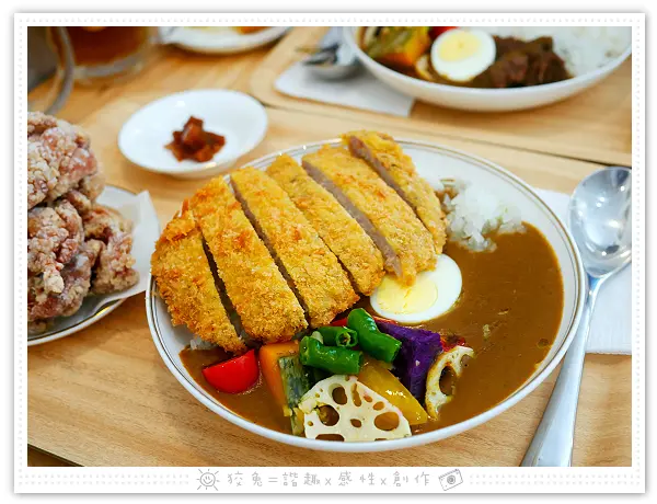 [台南食記] 芙蓉熟成咖喱所~富含蔬果的厚工日式咖哩！美味炸豬排、唐揚雞、可樂餅！近台南車站網美餐廳！