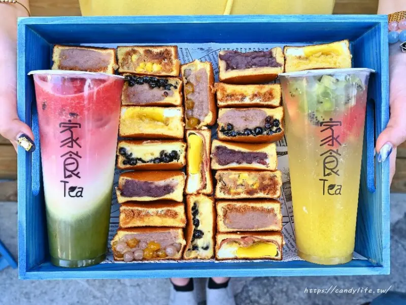 家食Tea｜可以內用的手搖飲，裝潢超美，創意飲品，獨家香濃抹茶搭配現打西瓜汁，還有好吃現烤脆皮紅豆餅～