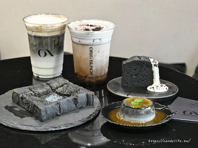 ORIG BLACK｜台中人氣黑色系咖啡館，歐罵罵的質感裝潢，不只咖啡，就連餐點也是黑色的～