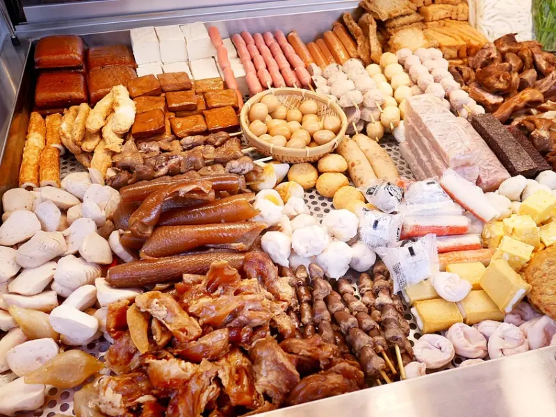 大里新南路滷味，也可以做成麻辣燙風味，也有販售麻辣鴨血!