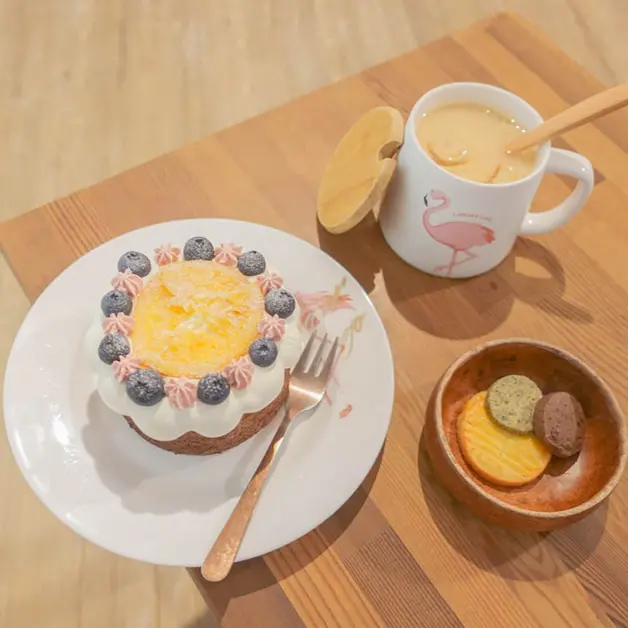 中山站美食。Hera Cafe戚風蛋糕  赤峰街隱藏在地下室的不限時粉紅咖啡廳