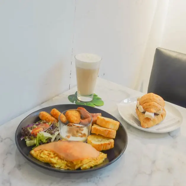 東區美食。失物招領咖啡  隱藏在忠孝敦化老宅中的美味不限時餐廳  早午餐/咖啡/甜點