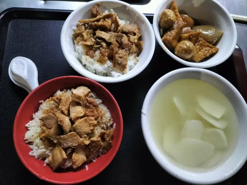 半夜咕咕叫宵夜場新歡-嘉義津有味油飯魯肉飯