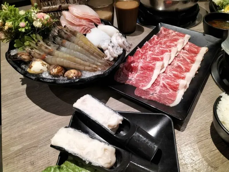 超澎湃的三拼海鮮盤而且還多一鮮-嘉義野川堂秘境鍋物