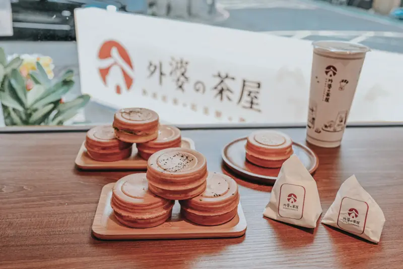 台北甜點推薦｜外婆的茶屋 美味紅豆餅，Q勁十足的大福，再來一杯熟成紅茶吧