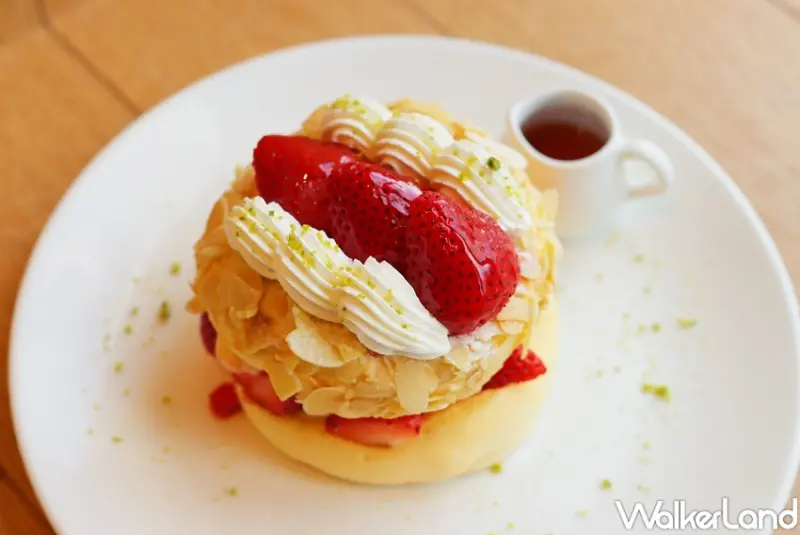 FLIPPER'S 奇蹟的舒芙蕾鬆餅 草莓千層 / WalkerLand窩客島提供 未經許可，不得轉載