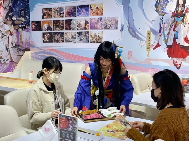 陰陽師五周年限定café創合作新趨勢　粉絲朝聖KIRABASE北高兩店瘋搶周邊商品