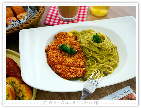 [台南食記] 樸樂咖啡~早午餐拼盤之墨西哥香料烤半雞、青醬起司豬排義大利麵、炸物、咖啡皆推薦！(永康新中店)