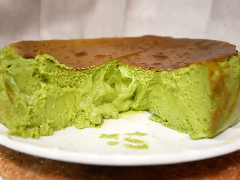 台中審計新村新一代伴手禮，半熟抹茶、焙茶巴斯克起司蛋糕，超厚實口感超濃郁