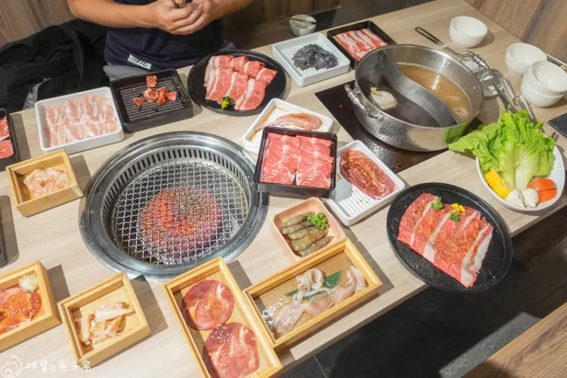 板橋美食。有之和牛  浮誇和牛火烤吃到飽  超豐盛自助吧火鍋料/飲料/冰品  還有和牛咖哩飯!!