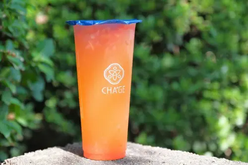 茶聚CHAGE-台南金華店｜熟成茶的專家！獲得認證的絕佳茶底配上新鮮葡萄柚！渾然天成的酸甜回甘！台南外送推薦、台南手搖杯推薦、台南下午茶推薦、台南飲料推薦