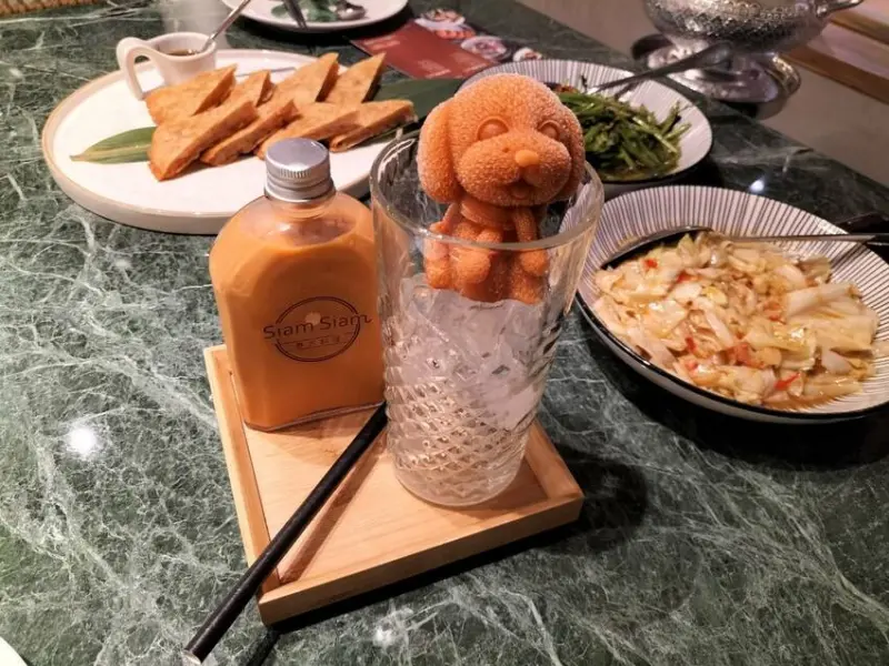 超吸睛泰迪犬泰奶-siamsiam泰式料理華泰店