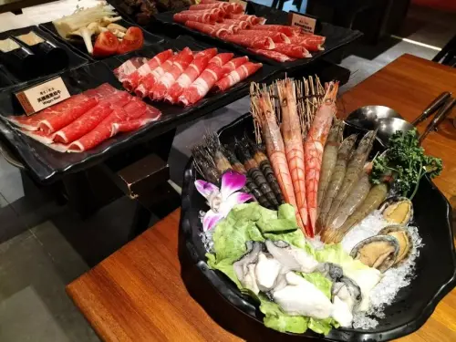 邊喝台啤邊吃M9和牛吃到爽-桃園中壢糧倉1號店頂級麻辣鴛鴦鍋