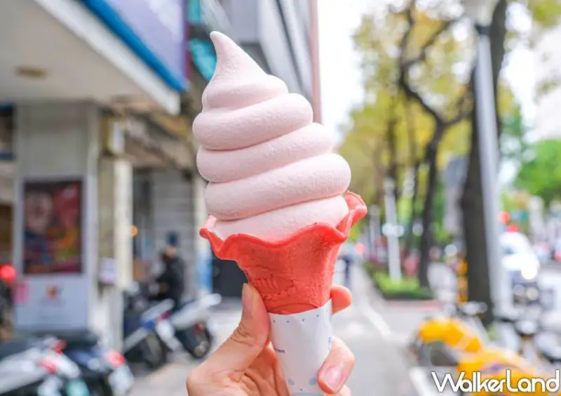 全家草莓霜淇淋 / WalkerLand窩客島整理提供 未經許可不可轉載