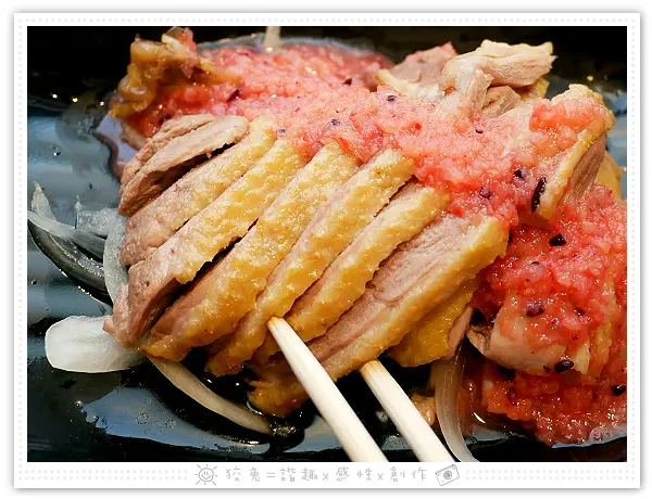 [台南食記] 子龍點鴨~台南正興街小吃推薦排隊店！大啖鴨肉滿漢全席！鴨魯飯、鴨肉切盤、生炒鴨肉羹、醬燒花雕鴨、古早味涼拌小菜！