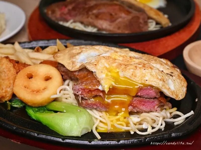 吹牛牛排館｜台中吃到飽再一間！排餐最低只要279元起，炸物、熟食、沙拉、滷肉飯、飲品、霜淇淋通通吃到飽～