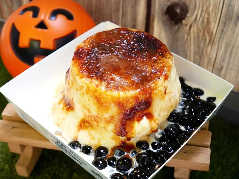 東海人氣甜點伴手禮，舒芙蕾平價又好吃，一點也不輸給附近餐廳的水準，空氣蓬鬆感搭配不甜膩的焦糖卡士達和珍珠超好吃