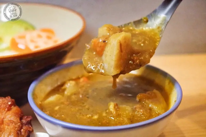 【 萬華咖哩 】難得在台灣看到的職人咖哩，花了近個把月才製作出超美味咖哩．94咖哩孃