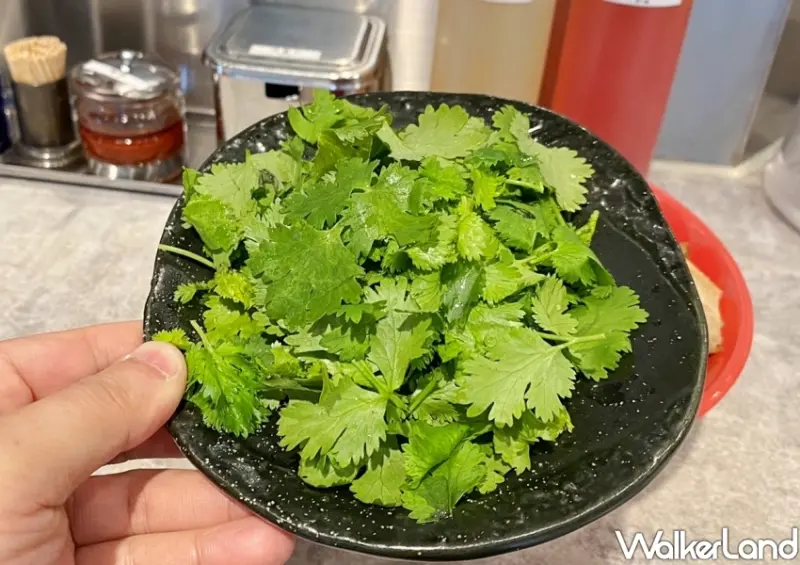 東京油組総本店「香菜油拌麵」 / WalkerLand窩客島整理提供 未經許可不可轉載