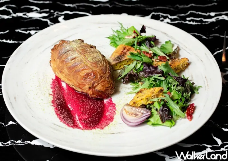 棧直火廚房X吳寶春麥方店 「可頌威靈頓牛排」 / WalkerLand窩客島整理提供 未經許可，不得轉載