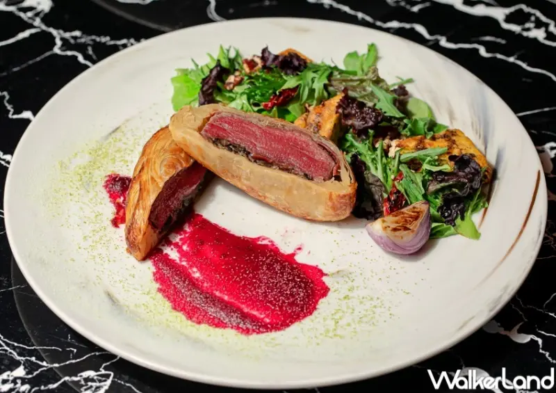 棧直火廚房X吳寶春麥方店 「可頌威靈頓牛排」 / WalkerLand窩客島整理提供 未經許可，不得轉載