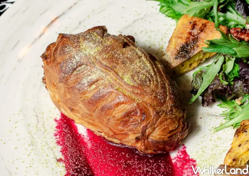 棧直火廚房X吳寶春麥方店 「可頌威靈頓牛排」 / WalkerLand窩客島整理提供 未經許可，不得轉載