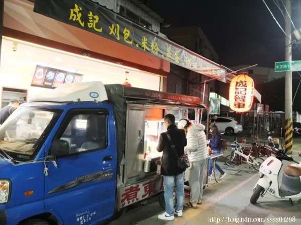 高雄美食推薦【成記餐車】二訪美味！新店面有內用座位 嚐鮮炒米粉、麻辣鴨血豆腐煲 路竹必吃關東煮