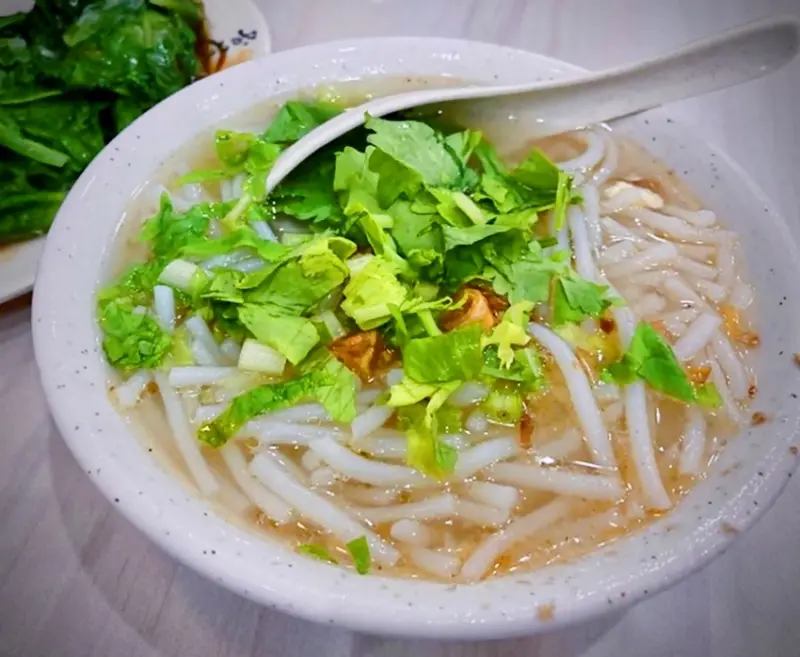 [台北小吃]大安區忠孝復興站「胡記通化街米粉湯」東區高CP文青風的古早味小吃店/超愛他的大骨熬製湯頭/無限加湯的濃厚米粉湯/附菜單