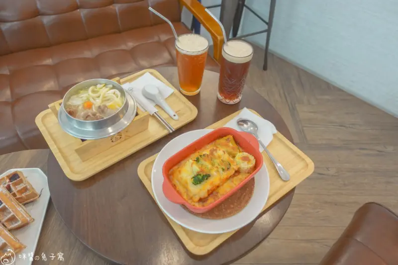 板橋美食。W2 Cafe & Restaurant  用料真誠的平價餐廳  千層麵、烏龍麵、下午茶、燴飯