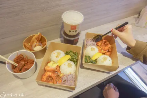 信義美食。飯丸屋  松菸附近的沖繩飯糰  必吃滿滿蝦子的痛風蝦蝦飯