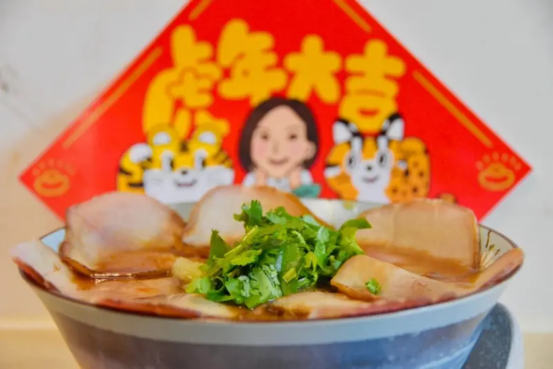 【西湖商圈-麵線陳-專業麵線】日本有豚骨拉麵，我們也有本土道地的台灣風拉麵，香菜麵線拉麵等你來嚐 !