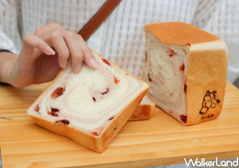 日香niko bakery 雙色草莓美肌生吐司 / WalkerLand窩客島提供 未經許可，不得轉載