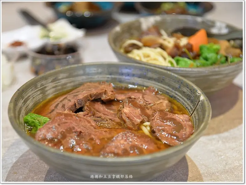 真男饌牛肉麵- 詼諧彩繪主題/ 孫家小館二代牛肉麵館/ 高雄牛肉麵推薦/ 高雄必吃美食 轉載《湯姆仕-吃喝玩樂最重要》