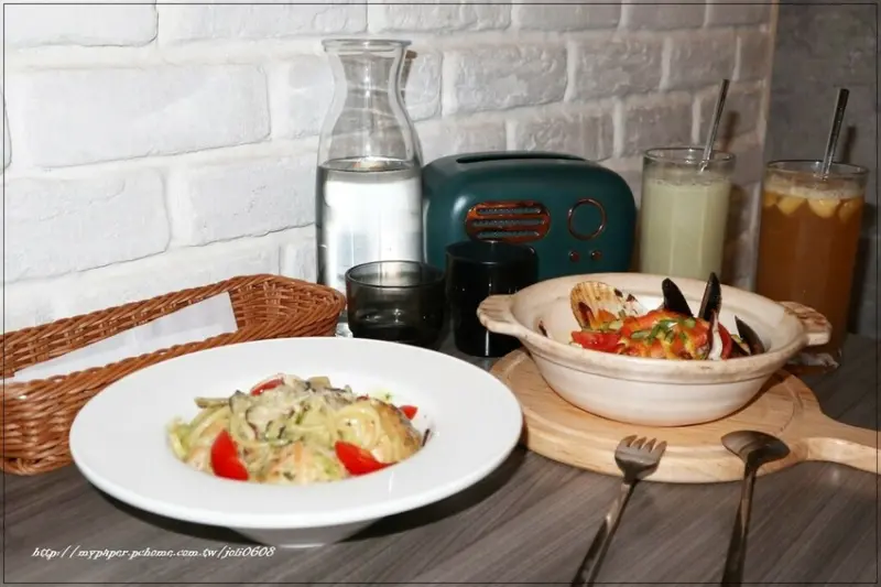 【派一對餐酒館】桃園美食推薦 桃園餐酒館推薦 桃園藝文特區美食 網美打卡牆 約會&聚餐新選擇