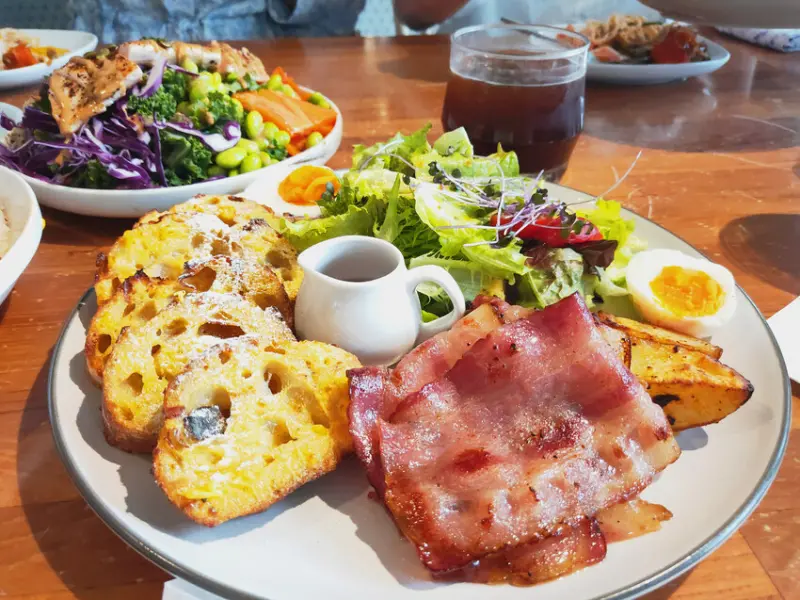 中山晴光商圈餐廳，有卡拉OK運動酒吧，Maya Resto Cafe食來運廣西餐坊／肋眼牛排，披薩，雞尾酒／包廂，團體包場聚餐/ 花博圓山咖啡廳美食。