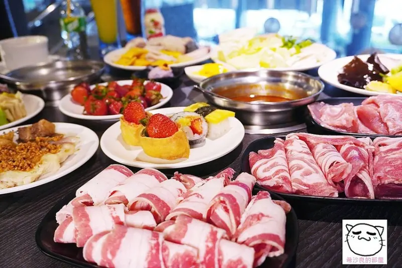 三重美食／草莓季．讓台北俗們下巴闔不起來的豐盛百匯料理──千葉火鍋三重店
