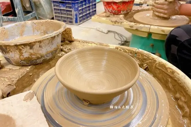 ▲鶯歌老街手拉胚DIY/ 靜怡＆大顆呆 提供、WalkerLand窩客島整理​​​​​​​