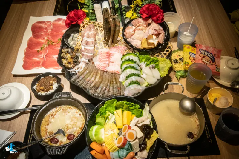 火鍋第一品牌「樂多多集團」旗下，最狂排隊名店【肉多多】，來桃園南崁開了啦。