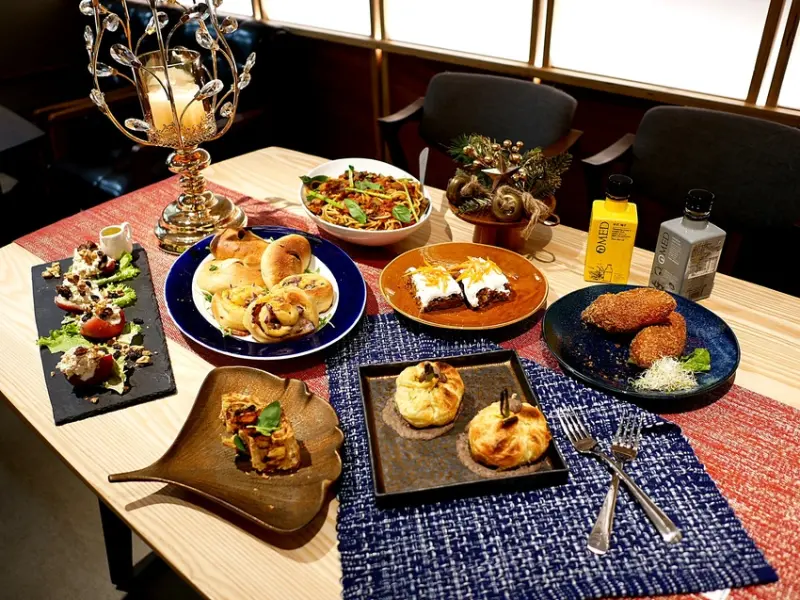 宜蘭超好拍餐廳再+1，無菜單蔬食料理超平價，全店落實「vegan」精神，不僅有美味料理還有超多伴手禮可以帶，同時是寵物友善餐廳