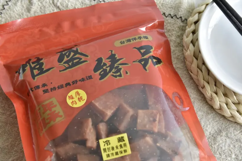 大甲伴手禮必買推薦!!在地人帶路市場裡傳承百年的傳統肉乾，到台中大甲不能錯過的大甲伴手禮!!