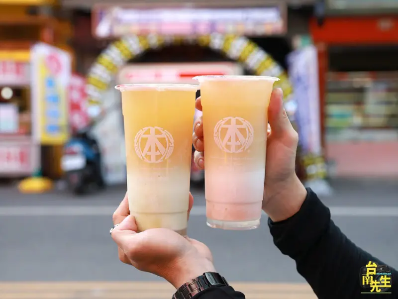 台南茶飲店／蜜香紅茶榮獲2022年比利時國際風味評鑑所二星獎章／當天現煮茶不放隔夜／自家茶廠自產自銷／為顧好品質寧願不開店